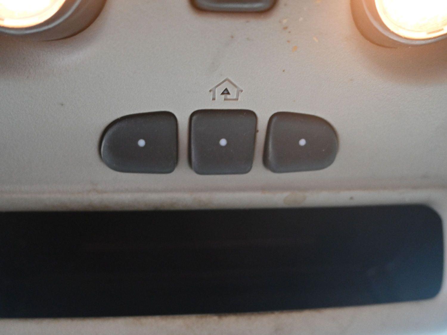 Used 2006  GMC  image 26