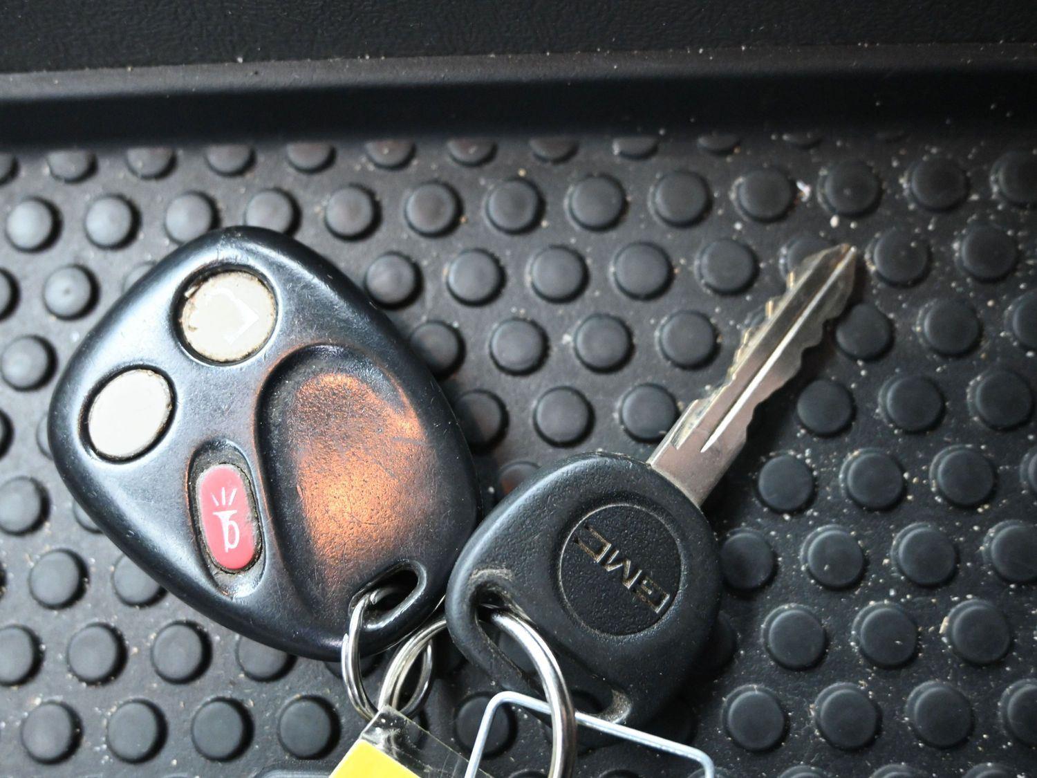 Used 2006  GMC  image 27