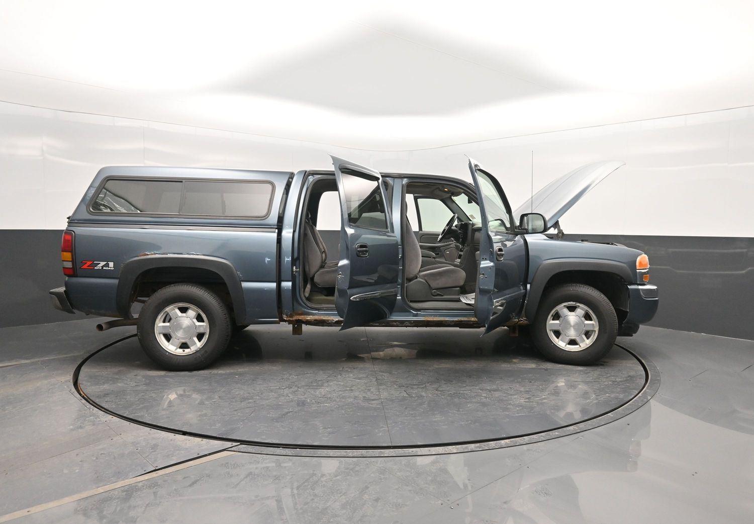 Used 2006  GMC  image 42