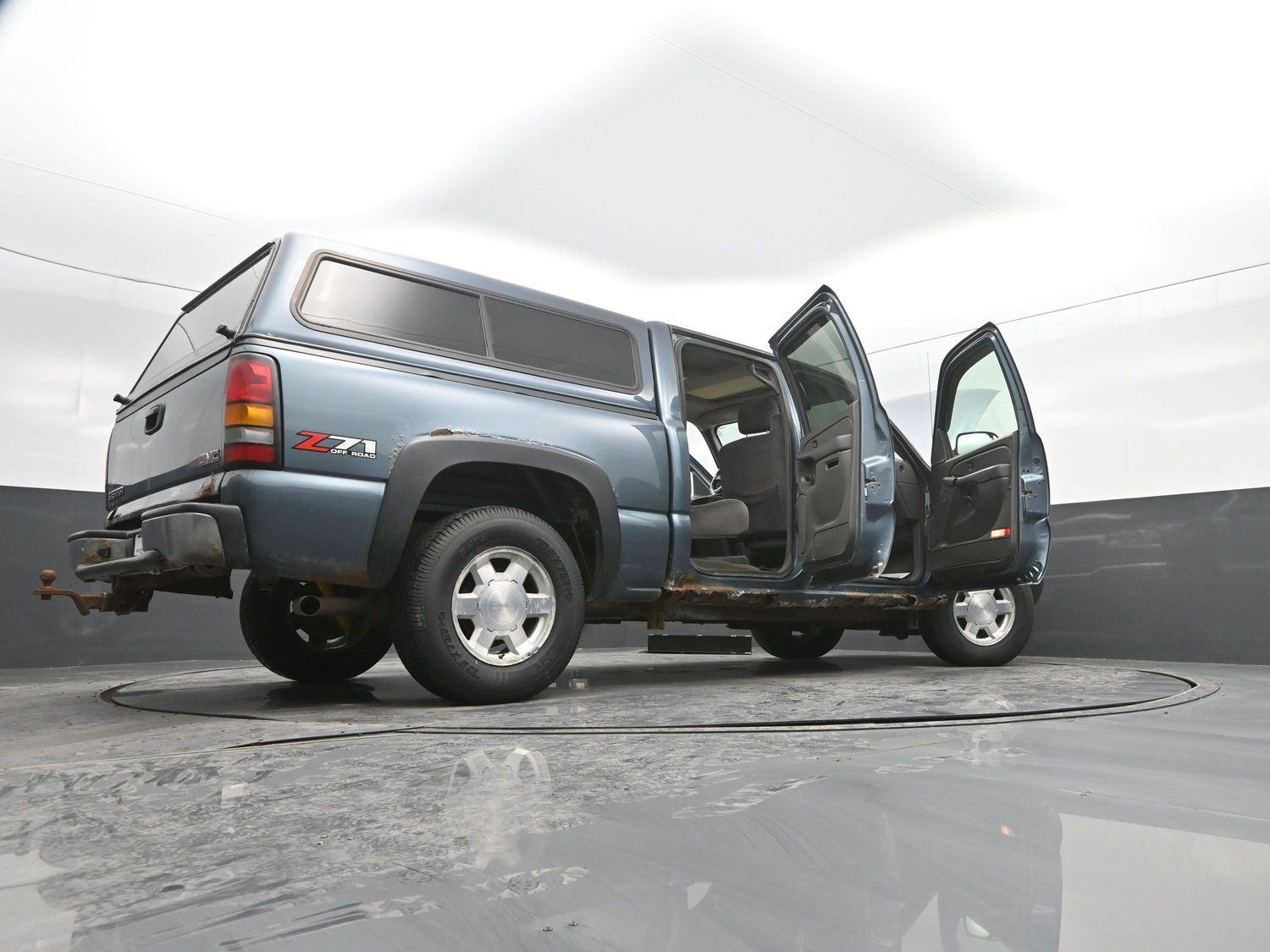 Used 2006  GMC  image 44