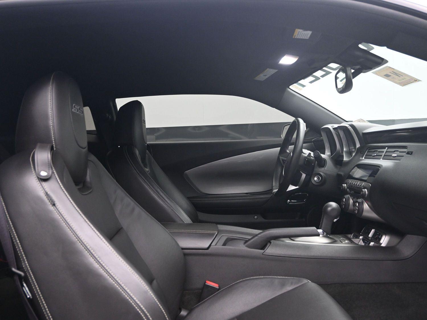 Used 2010 Silver Ice Metallic Chevrolet 2SS image 9