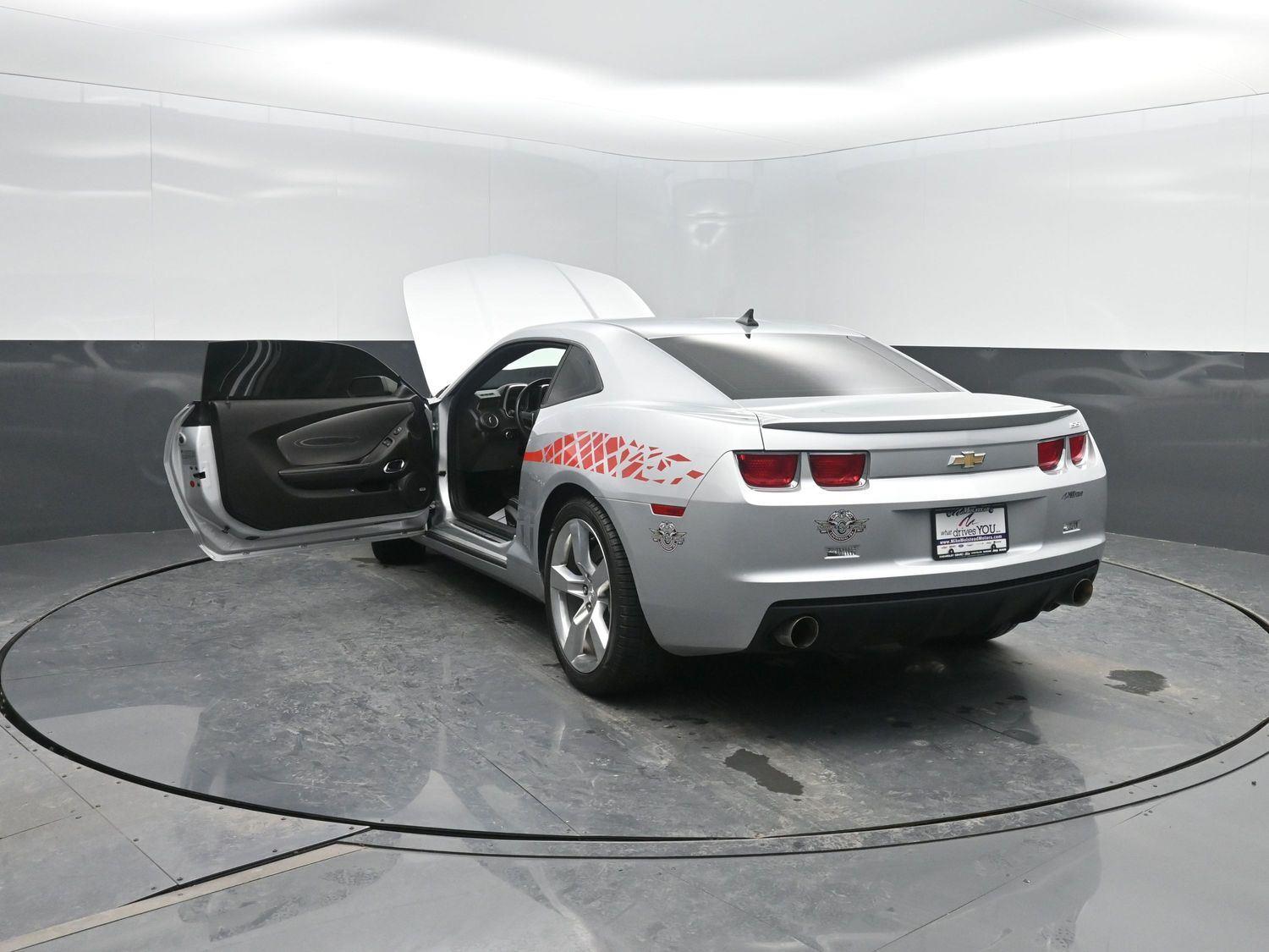 Used 2010 Silver Ice Metallic Chevrolet 2SS image 39