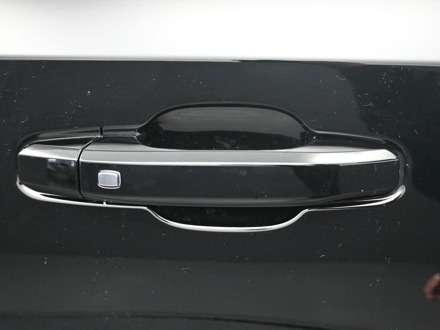 Used 2026 Onyx Black GMC AT4 image 8