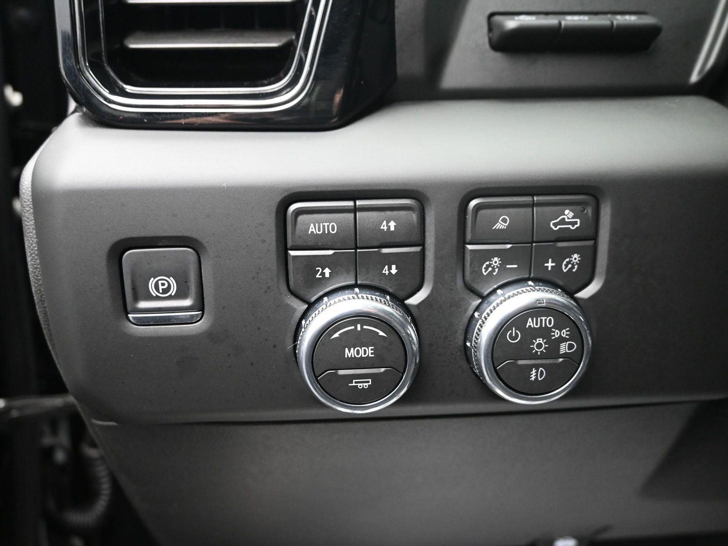 Used 2026 Onyx Black GMC AT4 image 25