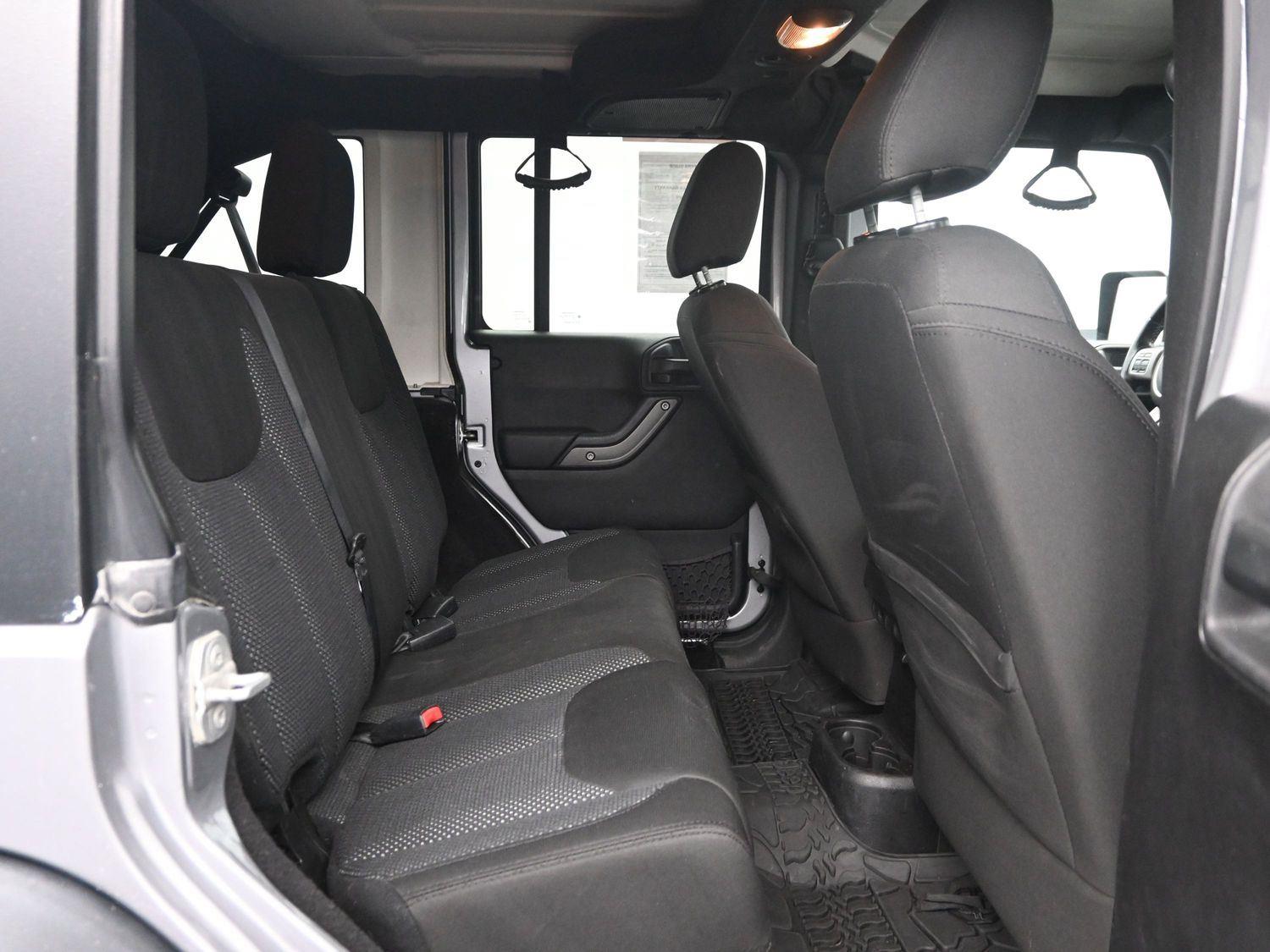 Used 2016 Billet Silver Metallic Clearcoat Jeep Black Bear image 11