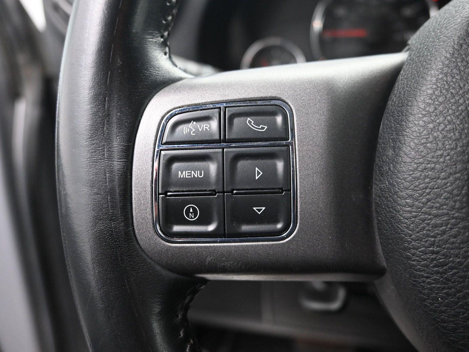 Used 2016 Billet Silver Metallic Clearcoat Jeep Black Bear image 19