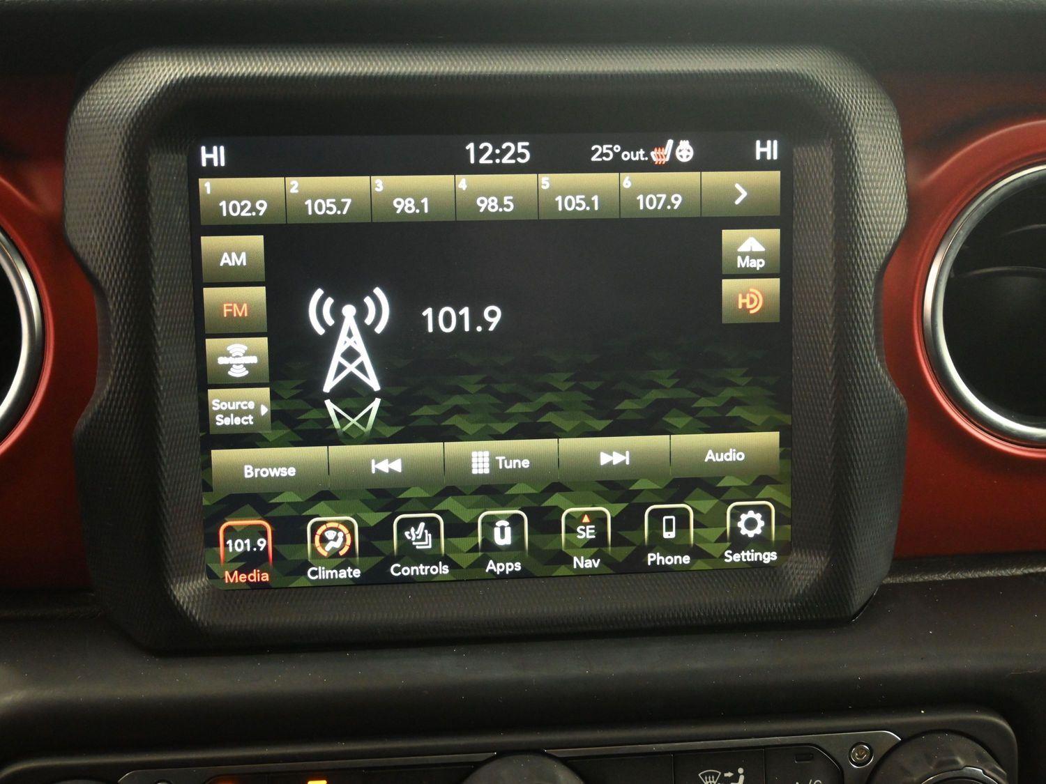 Used 2023 Limited Edition Reign Jeep Rubicon image 23