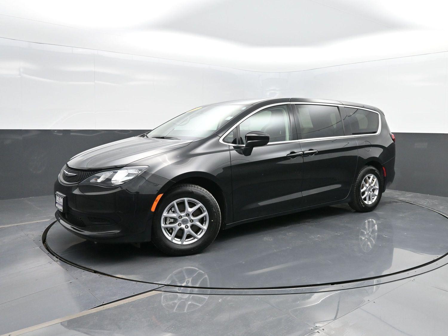 2023 Chrysler Voyager LX FWD