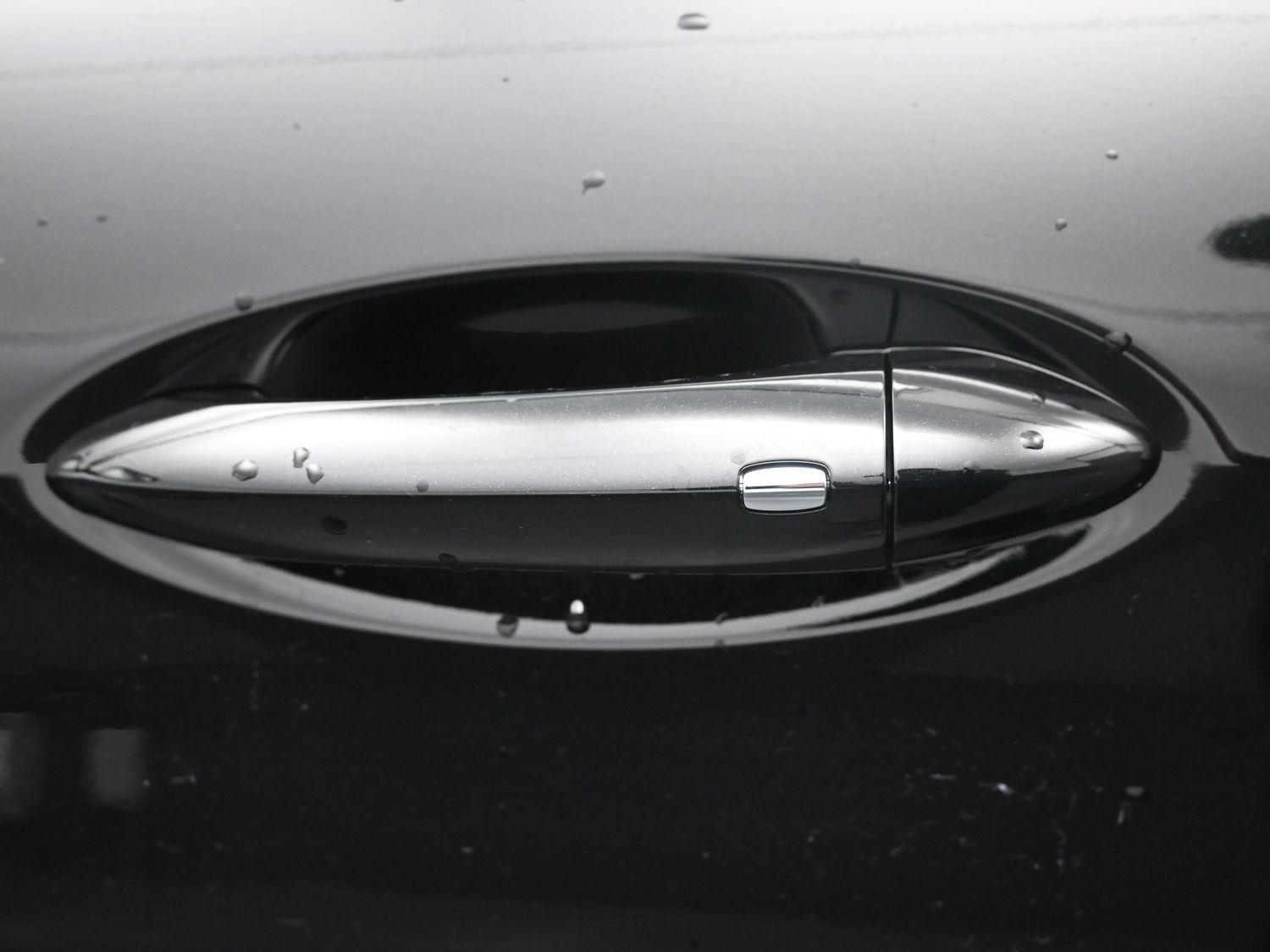 Used 2025 Mosaic Black Metallic Chevrolet LT image 15