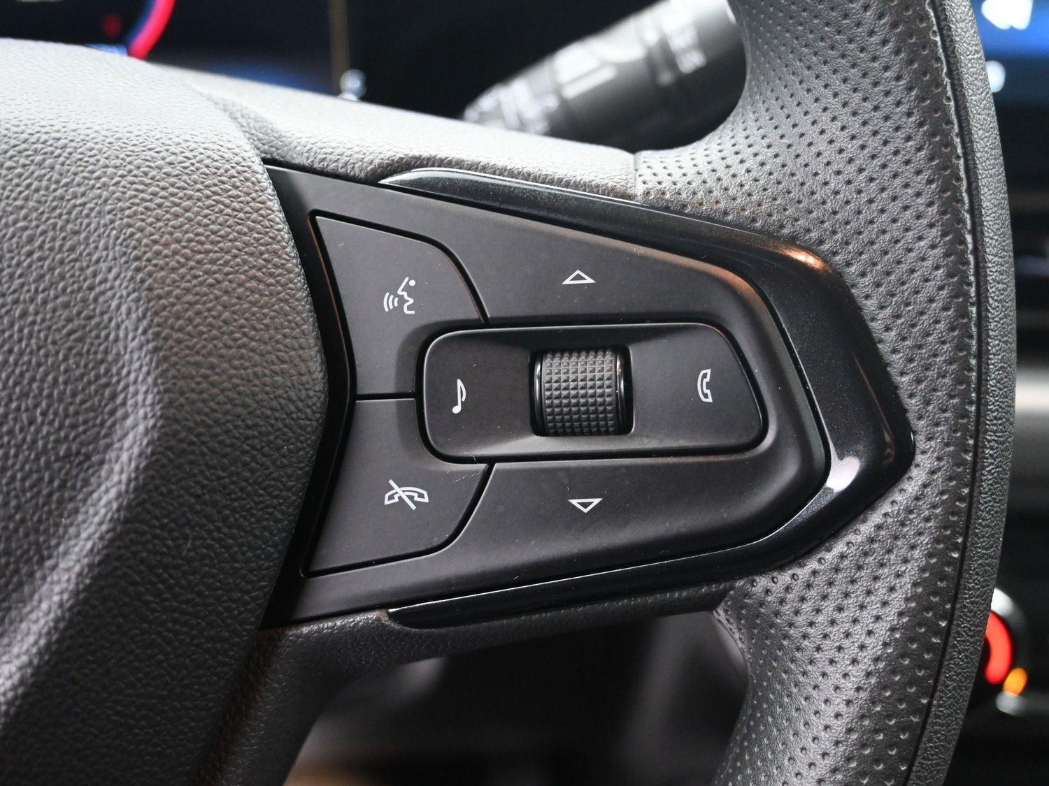 Used 2025 Mosaic Black Metallic Chevrolet LT image 20