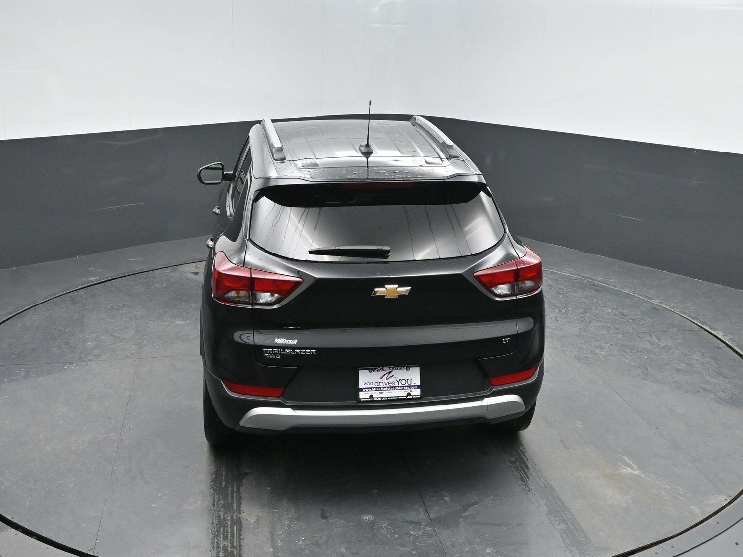 Used 2025 Mosaic Black Metallic Chevrolet LT image 32