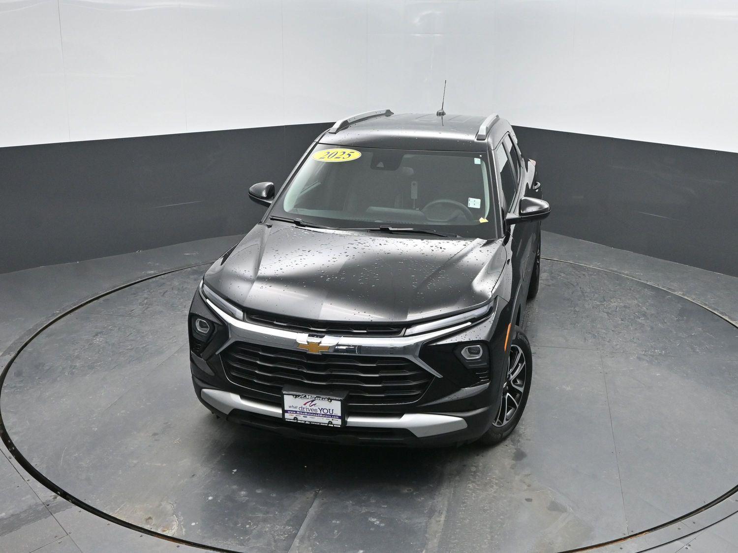 Used 2025 Mosaic Black Metallic Chevrolet LT image 34