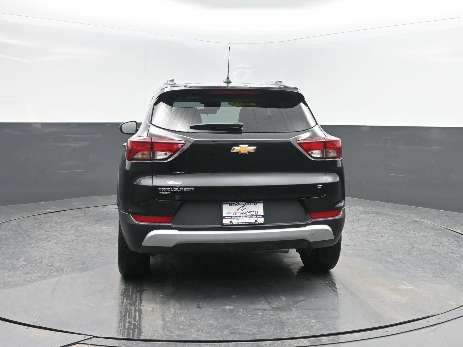 Used 2025 Mosaic Black Metallic Chevrolet LT image 37