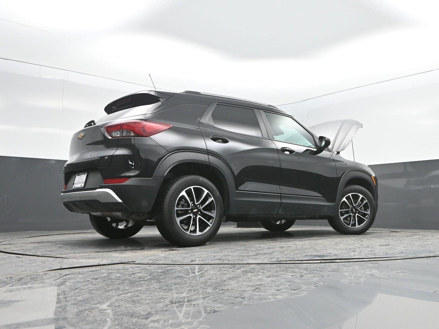 Used 2025 Mosaic Black Metallic Chevrolet LT image 45