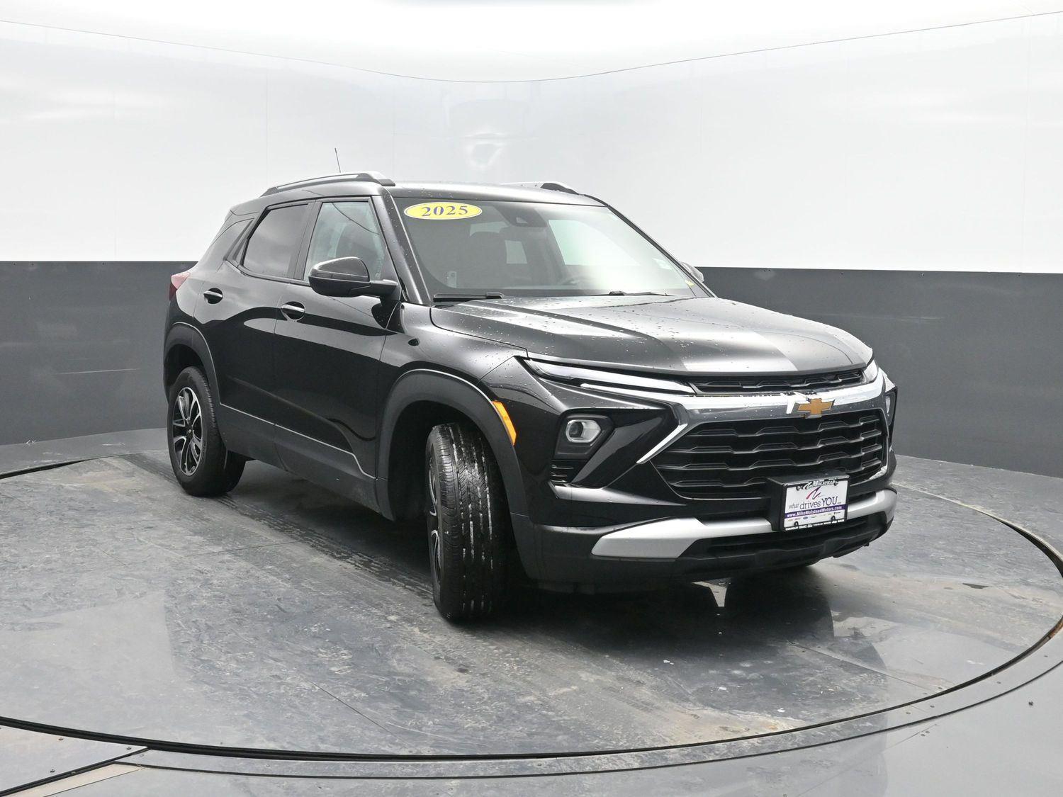 Used 2025 Mosaic Black Metallic Chevrolet LT image 2