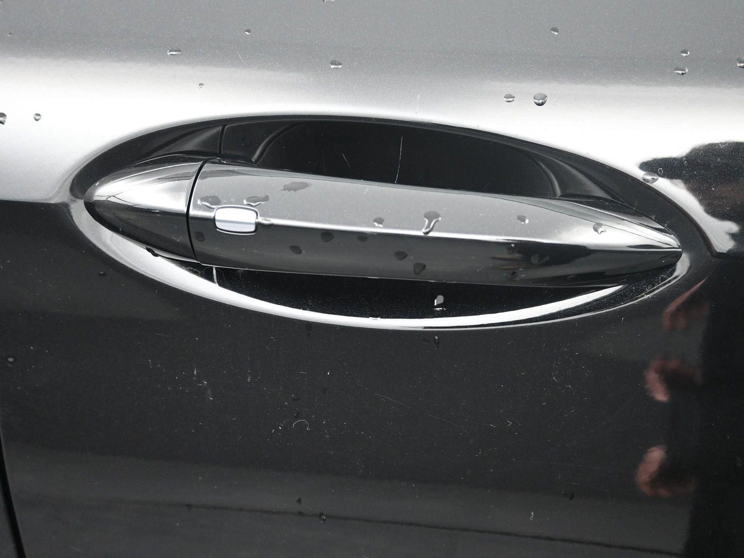 Used 2025 Mosaic Black Metallic Chevrolet LT image 6