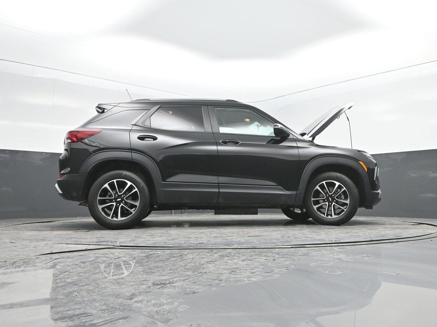 Used 2025 Mosaic Black Metallic Chevrolet LT image 47