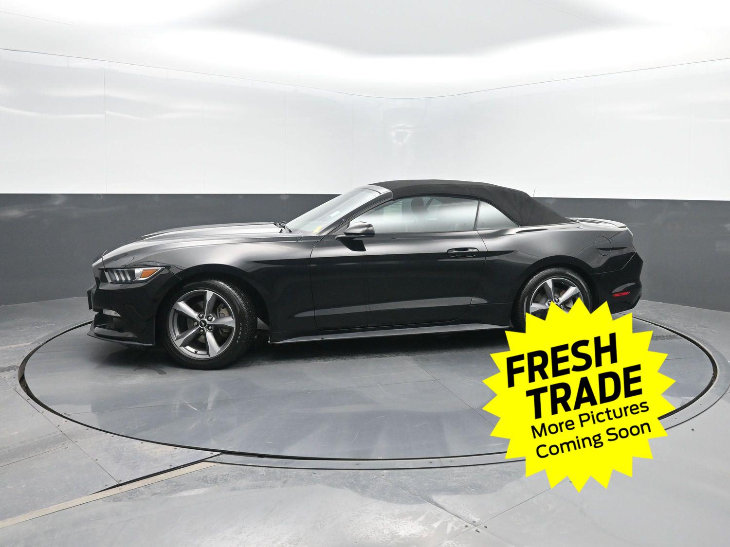 2017 Ford Mustang V6 Convertible RWD