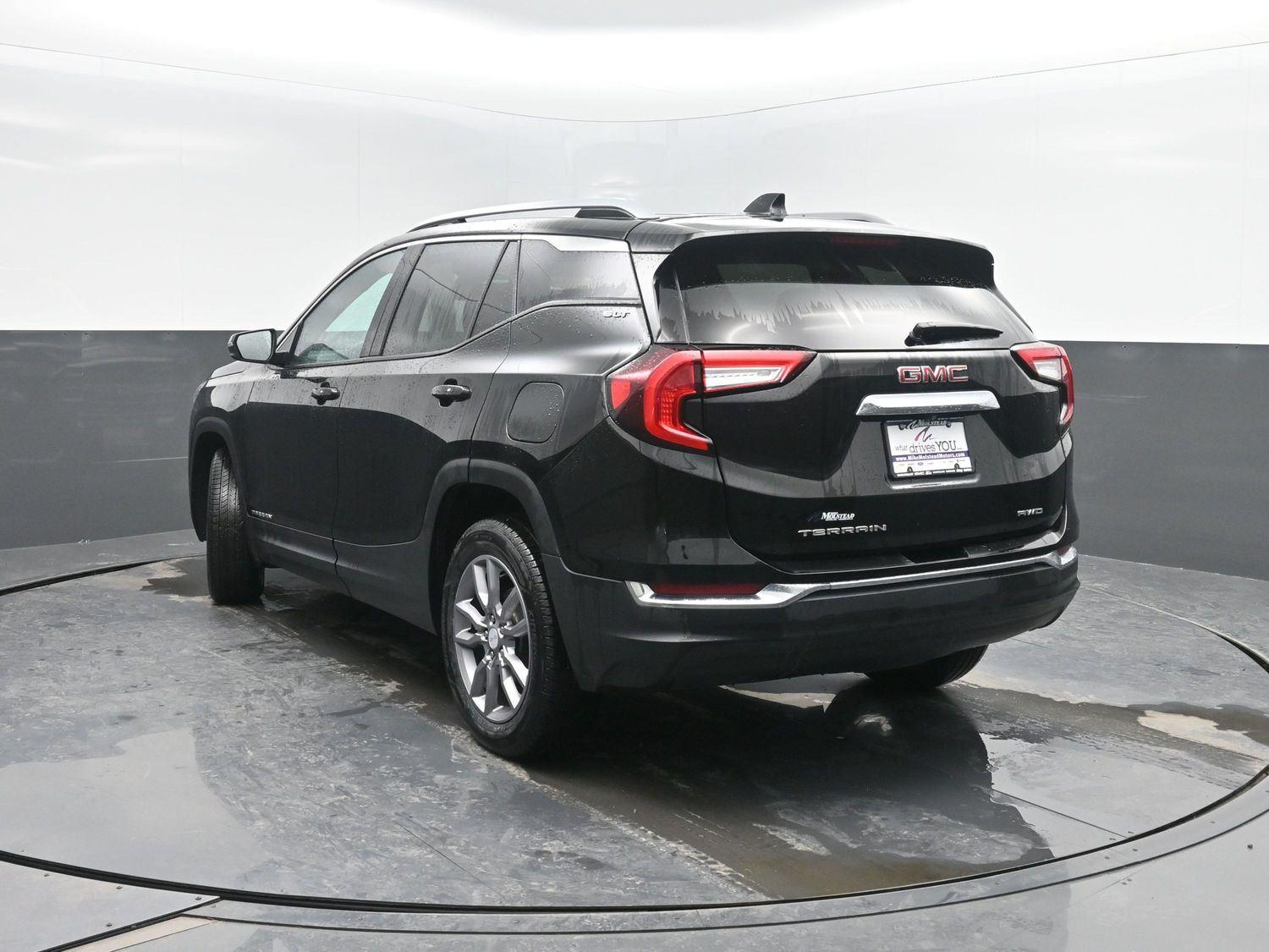 Used 2024 Ebony Twilight Metallic GMC SLT image 45