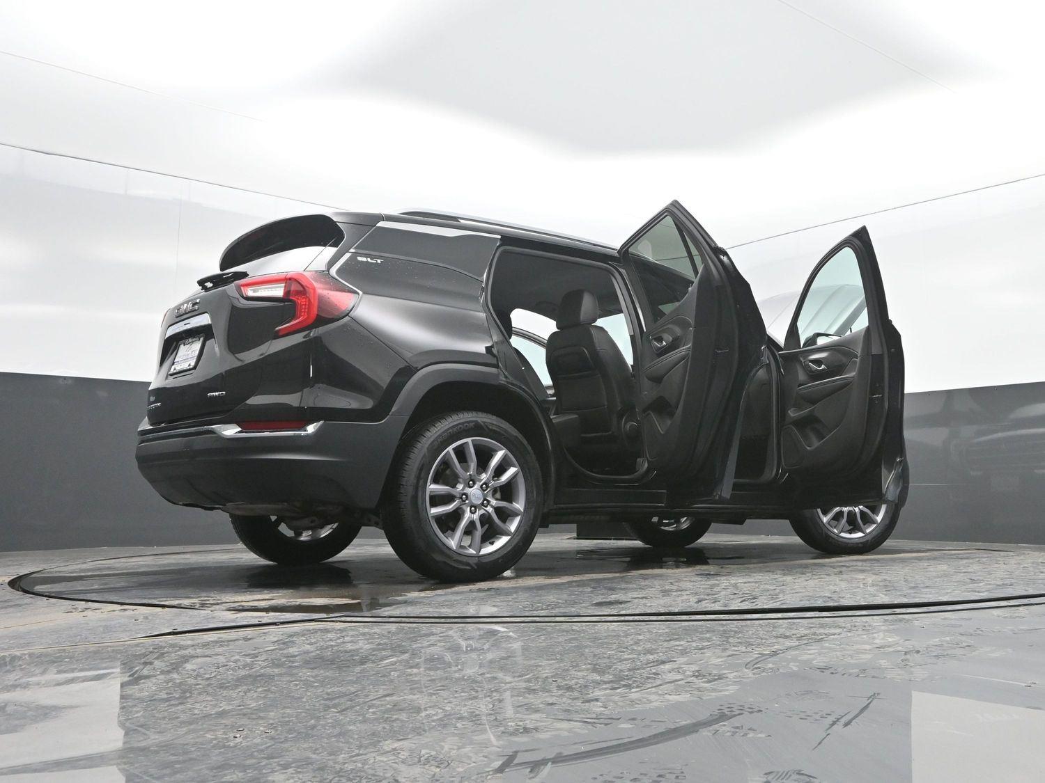 Used 2024 Ebony Twilight Metallic GMC SLT image 51