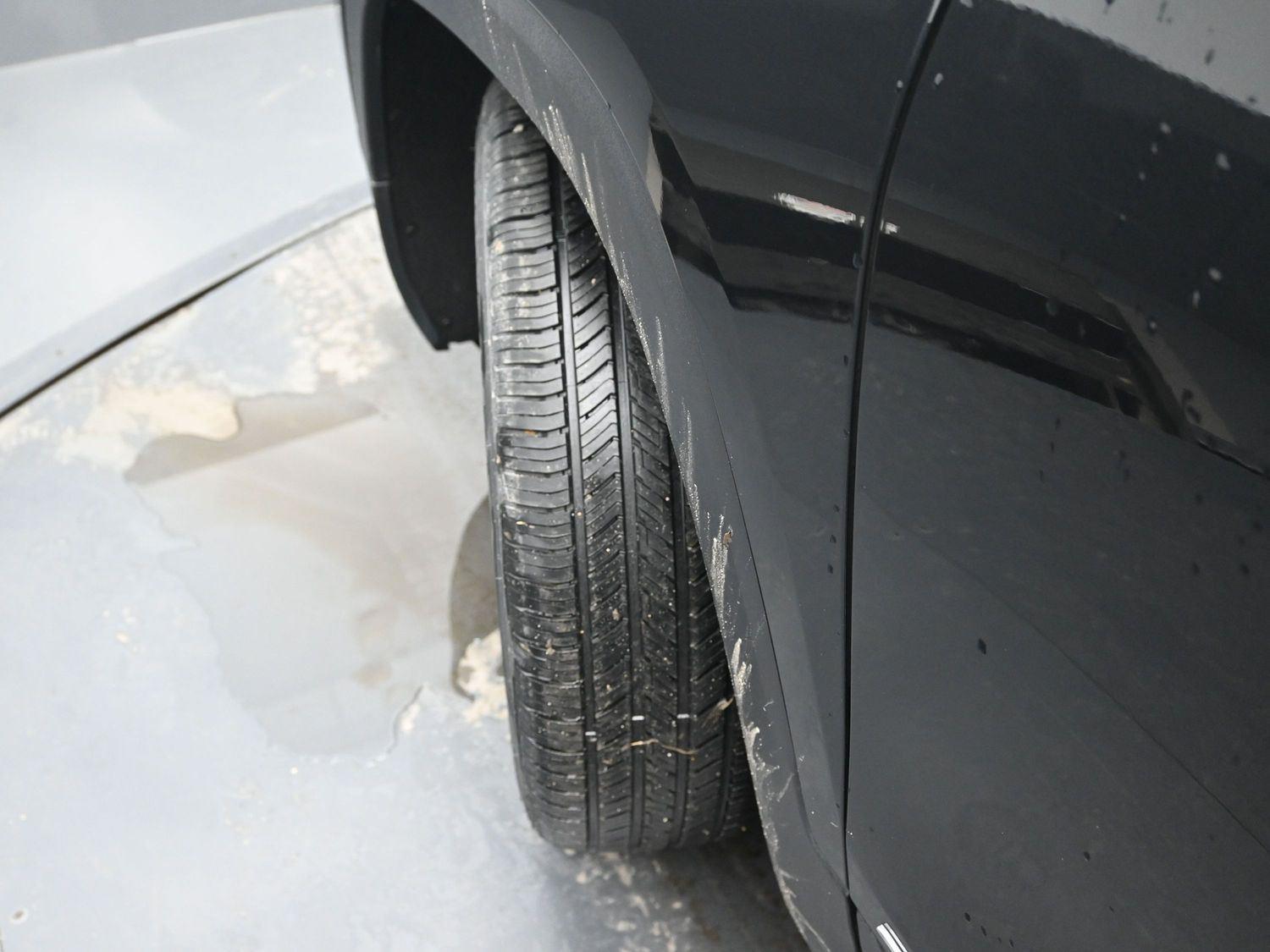 Used 2024 Ebony Twilight Metallic GMC SLT image 5