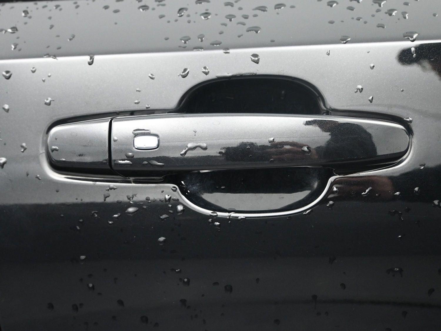 Used 2024 Ebony Twilight Metallic GMC SLT image 7