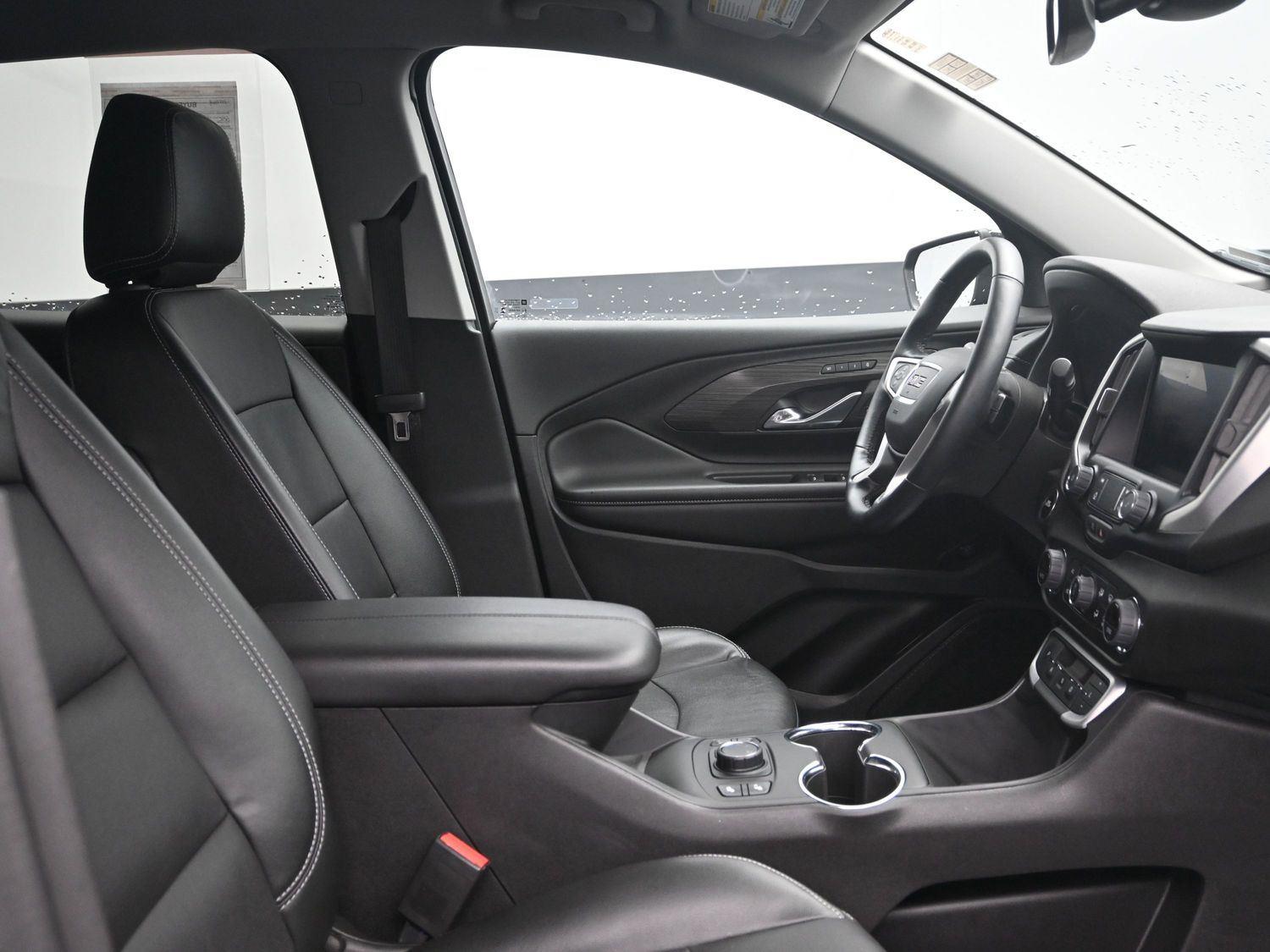 Used 2024 Ebony Twilight Metallic GMC SLT image 10