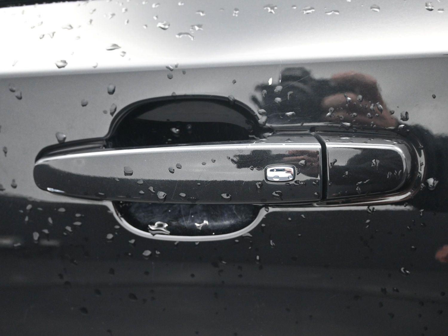 Used 2024 Ebony Twilight Metallic GMC SLT image 18