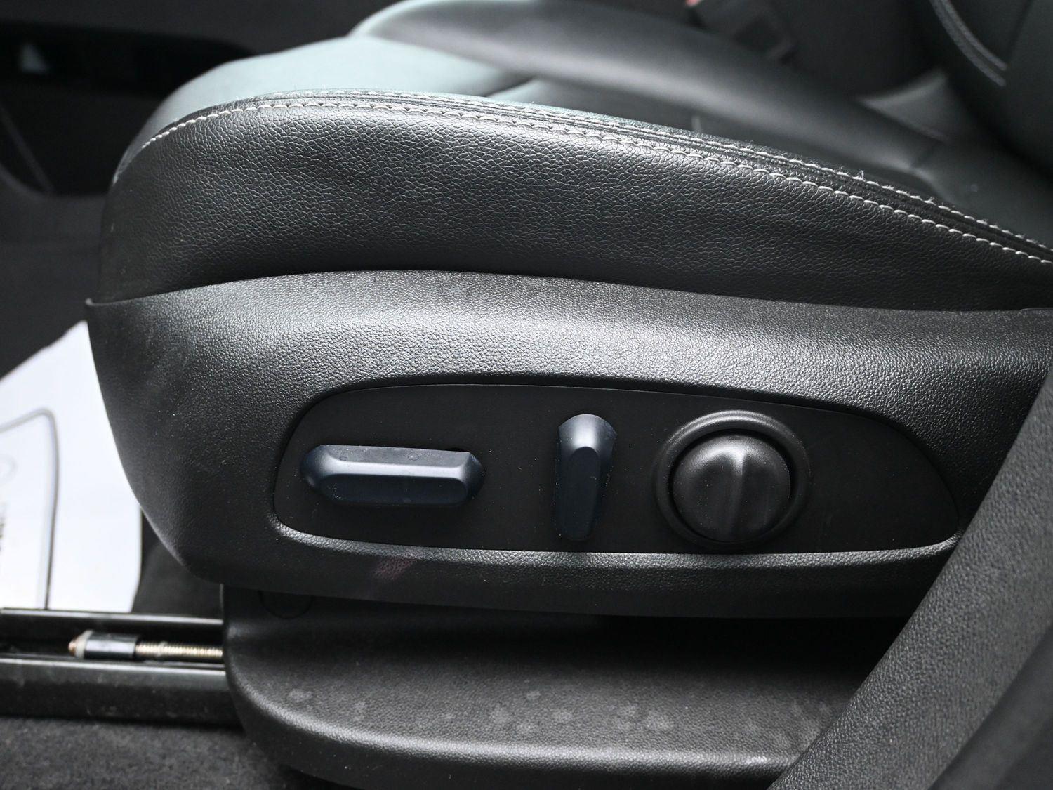 Used 2024 Ebony Twilight Metallic GMC SLT image 21