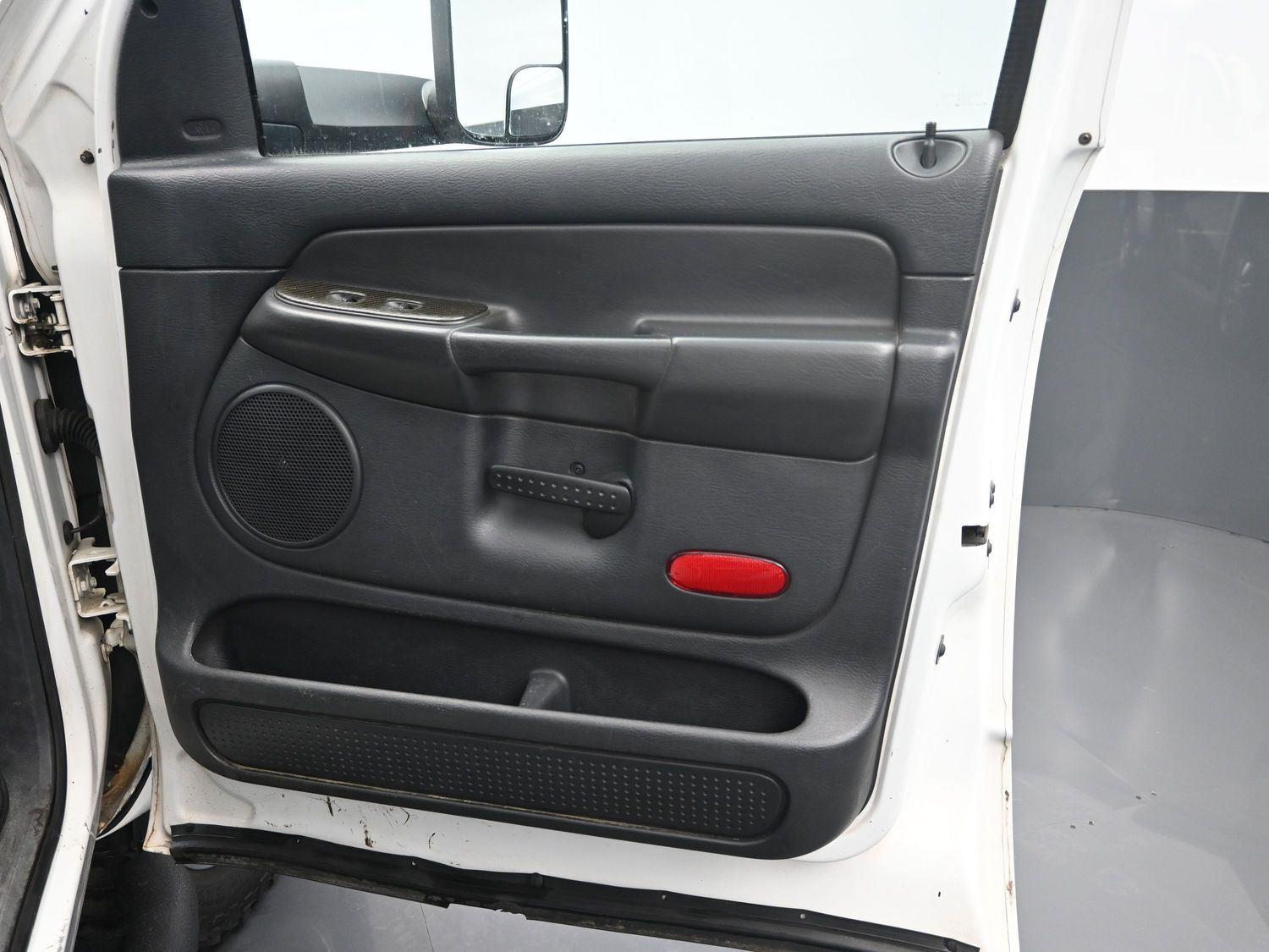 Used 2003  DODGE  image 6