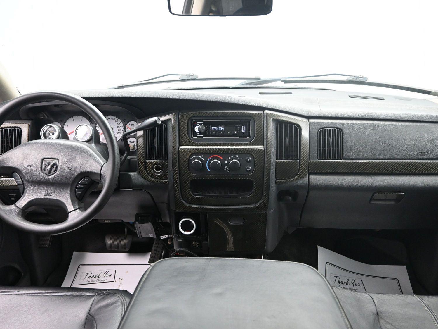 Used 2003  DODGE  image 11