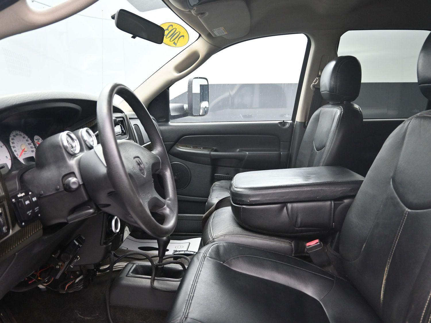 Used 2003  DODGE  image 14