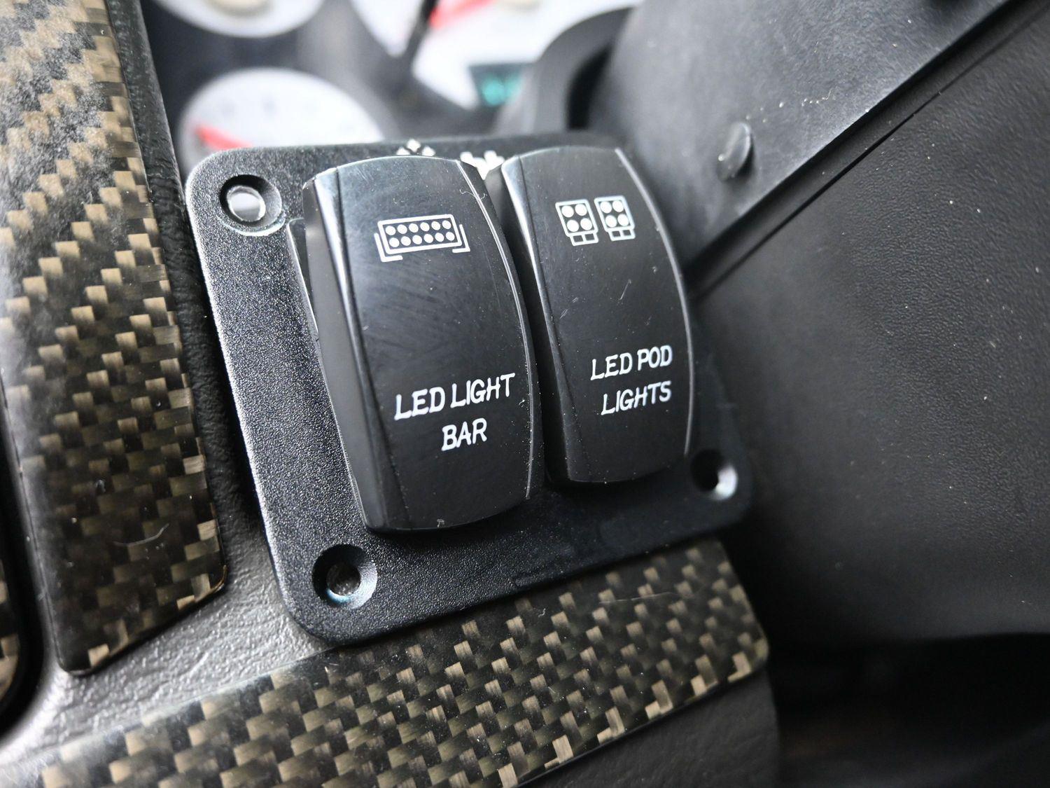 Used 2003  DODGE  image 16