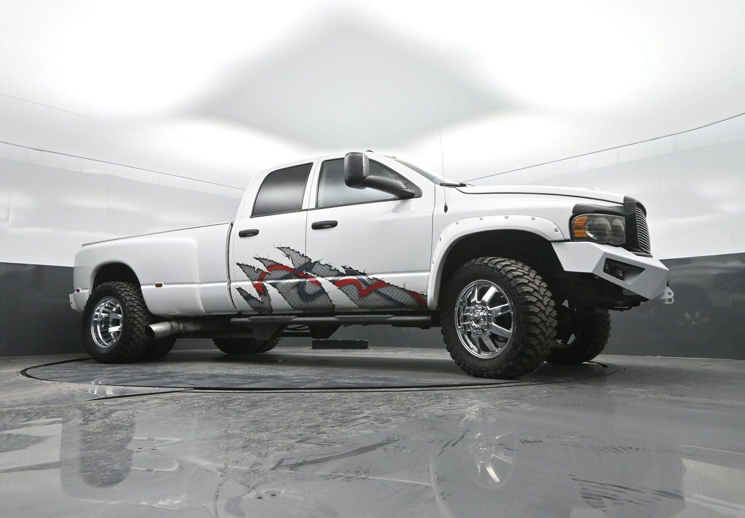 Used 2003  DODGE  image 26