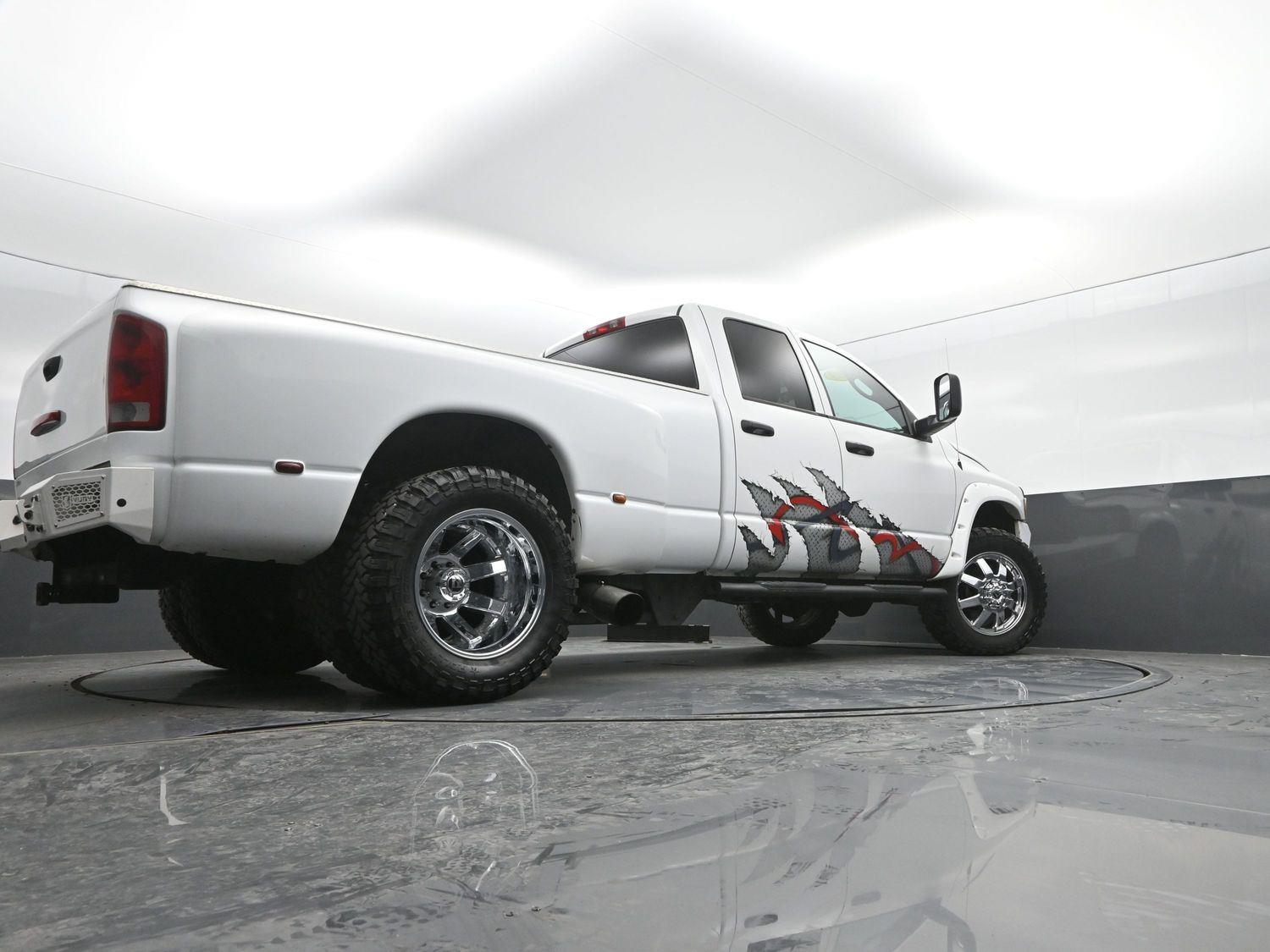 Used 2003  DODGE  image 27