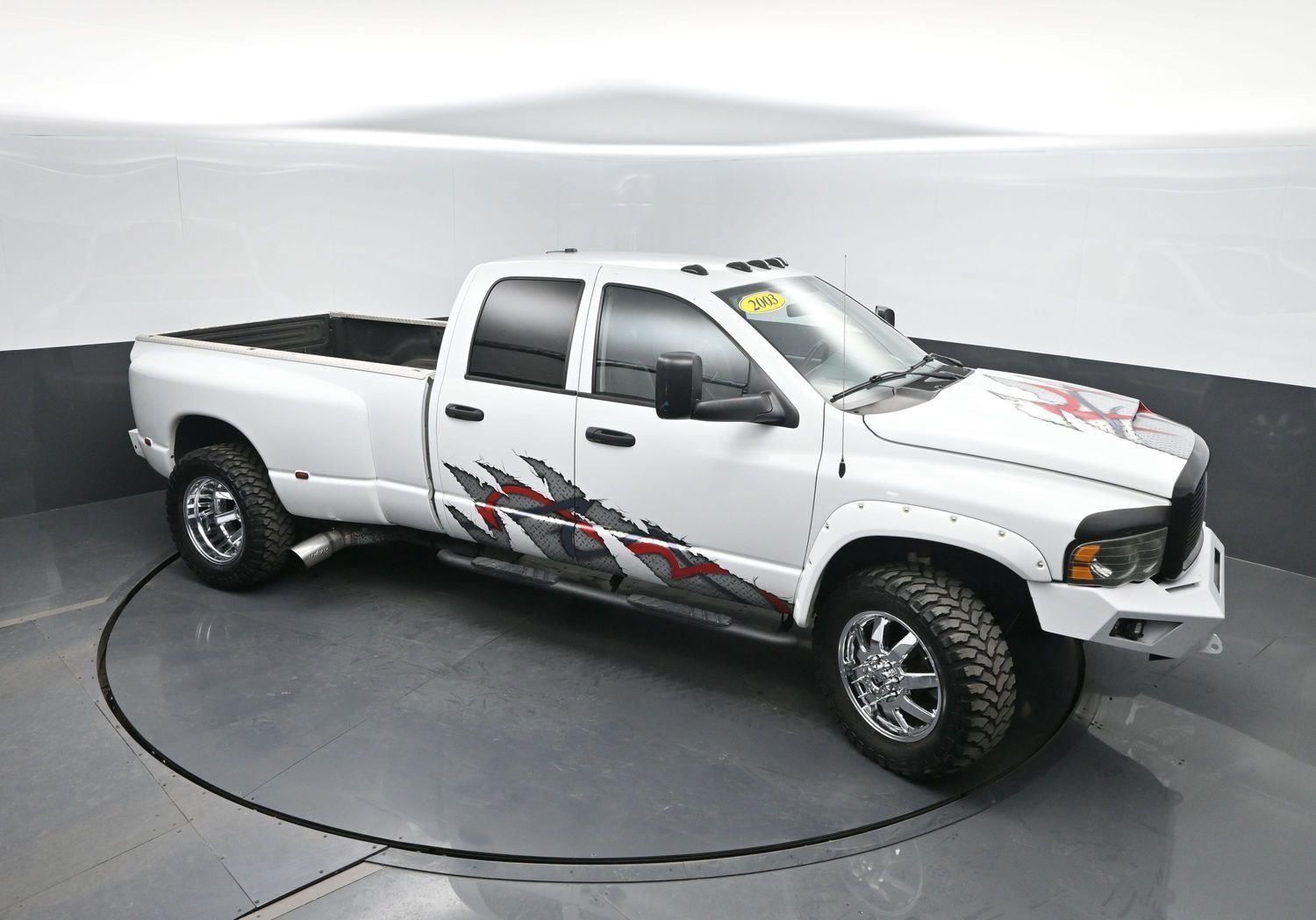 Used 2003  DODGE  image 29