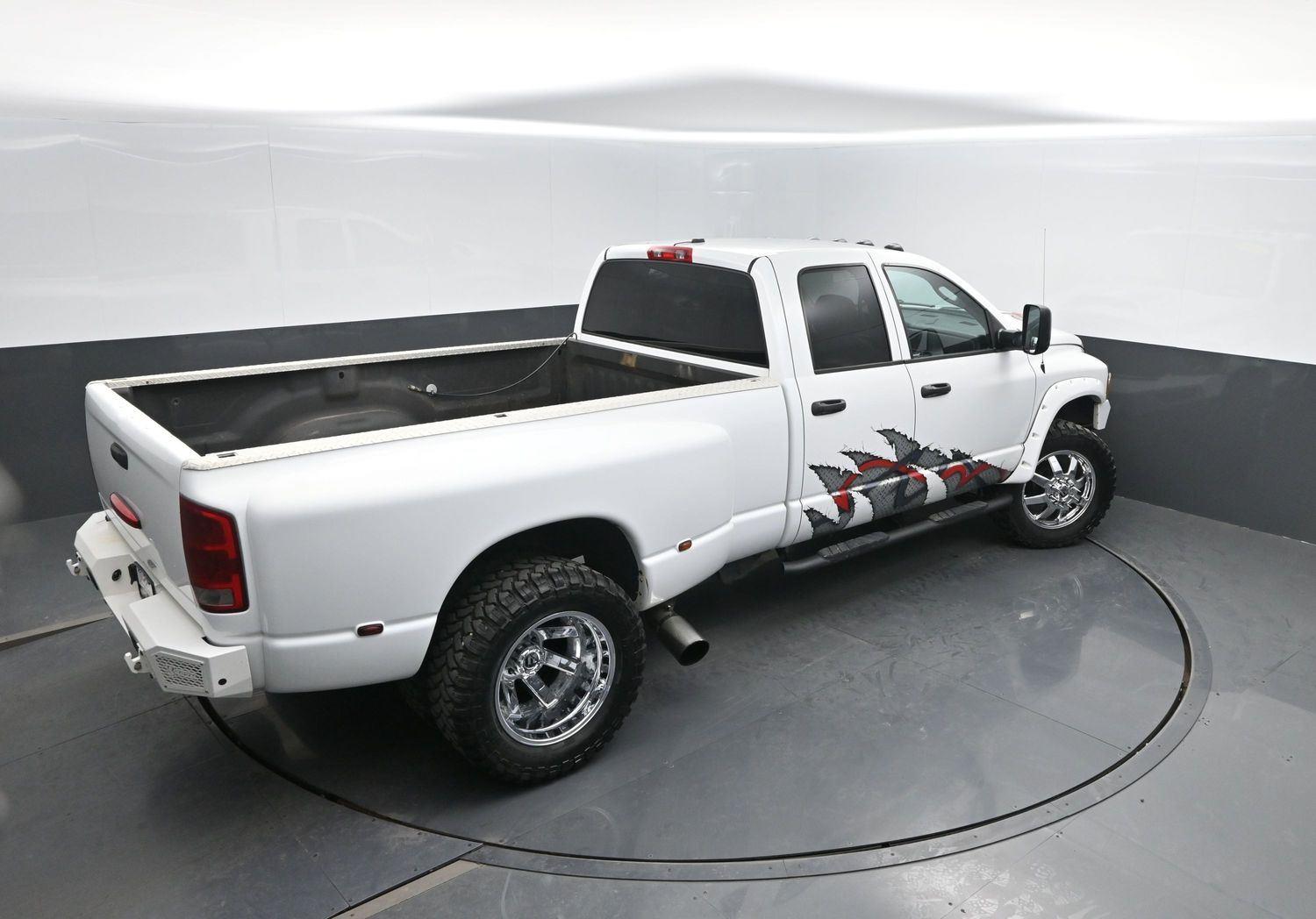 Used 2003  DODGE  image 31