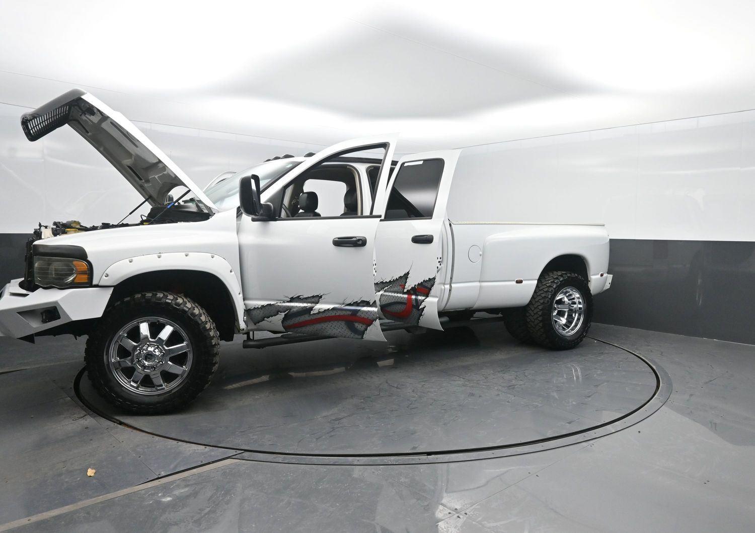 Used 2003  DODGE  image 39