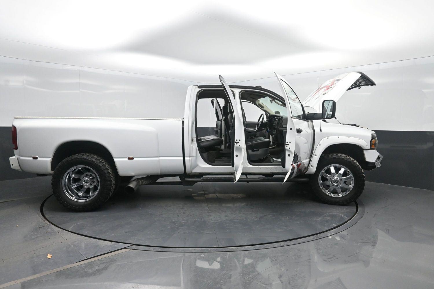 Used 2003  DODGE  image 40