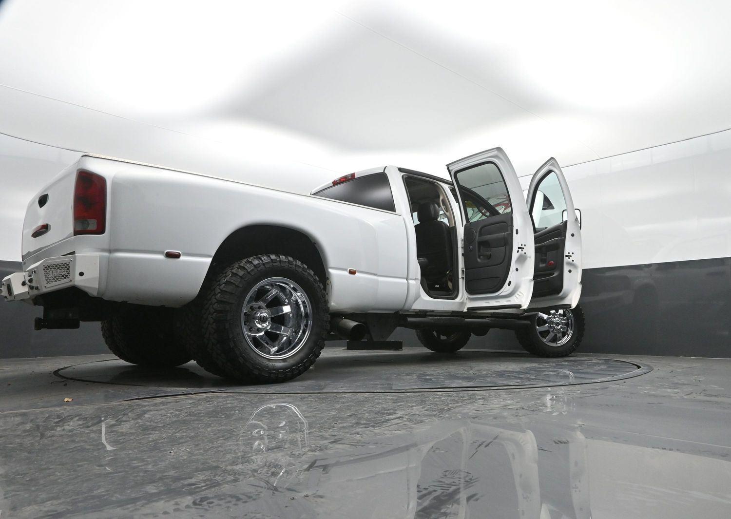 Used 2003  DODGE  image 42