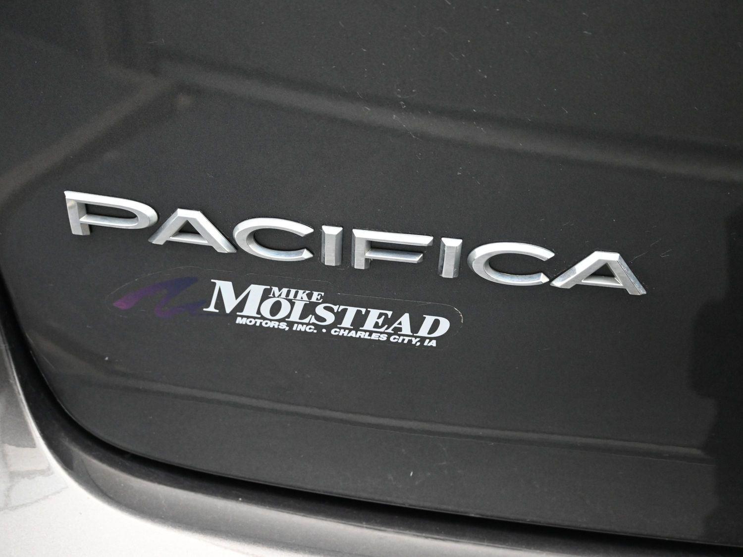 Used 2022 Granite Crystal Metallic Clearcoat Chrysler Touring L image 14