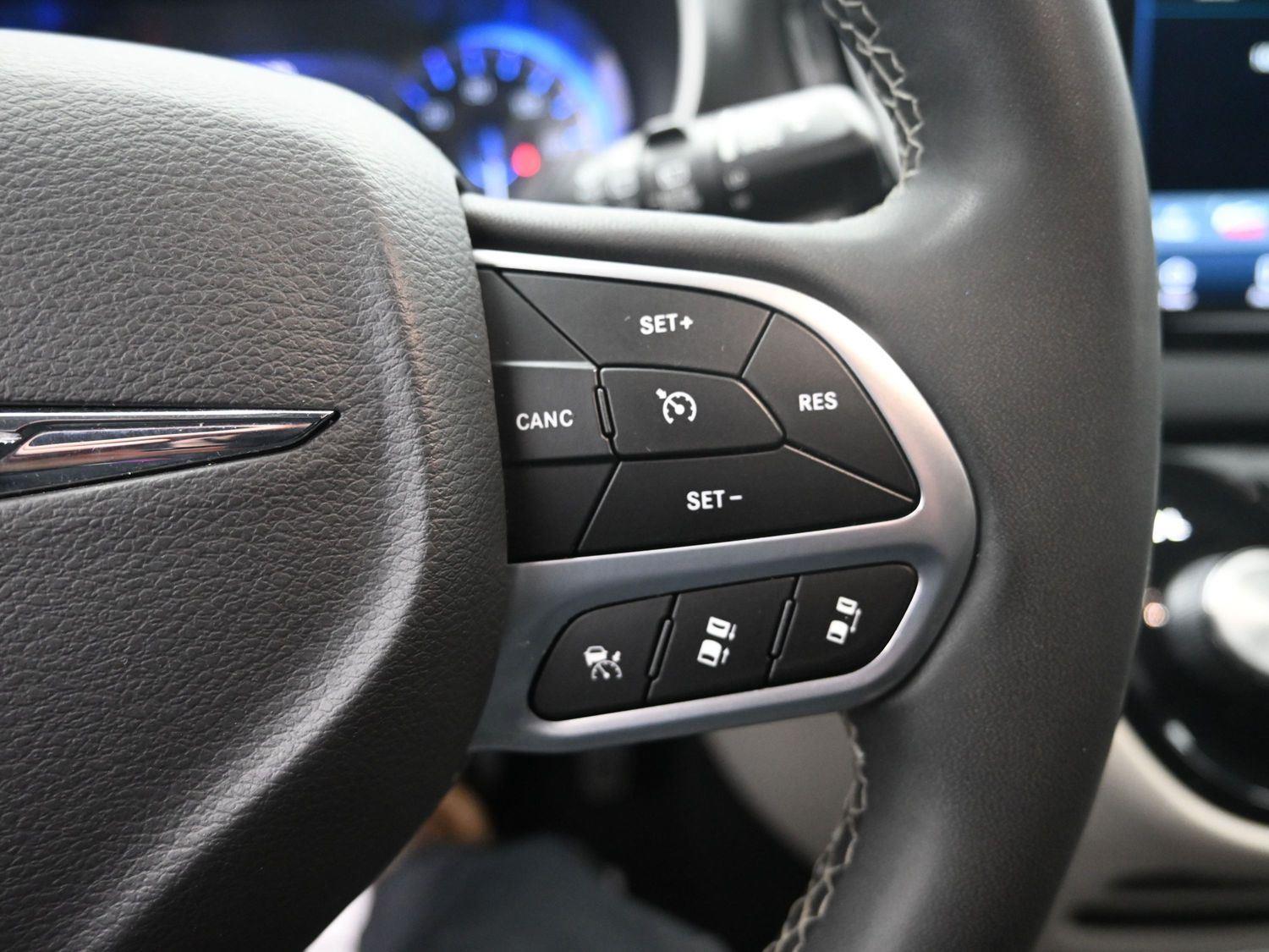 Used 2022 Granite Crystal Metallic Clearcoat Chrysler Touring L image 24