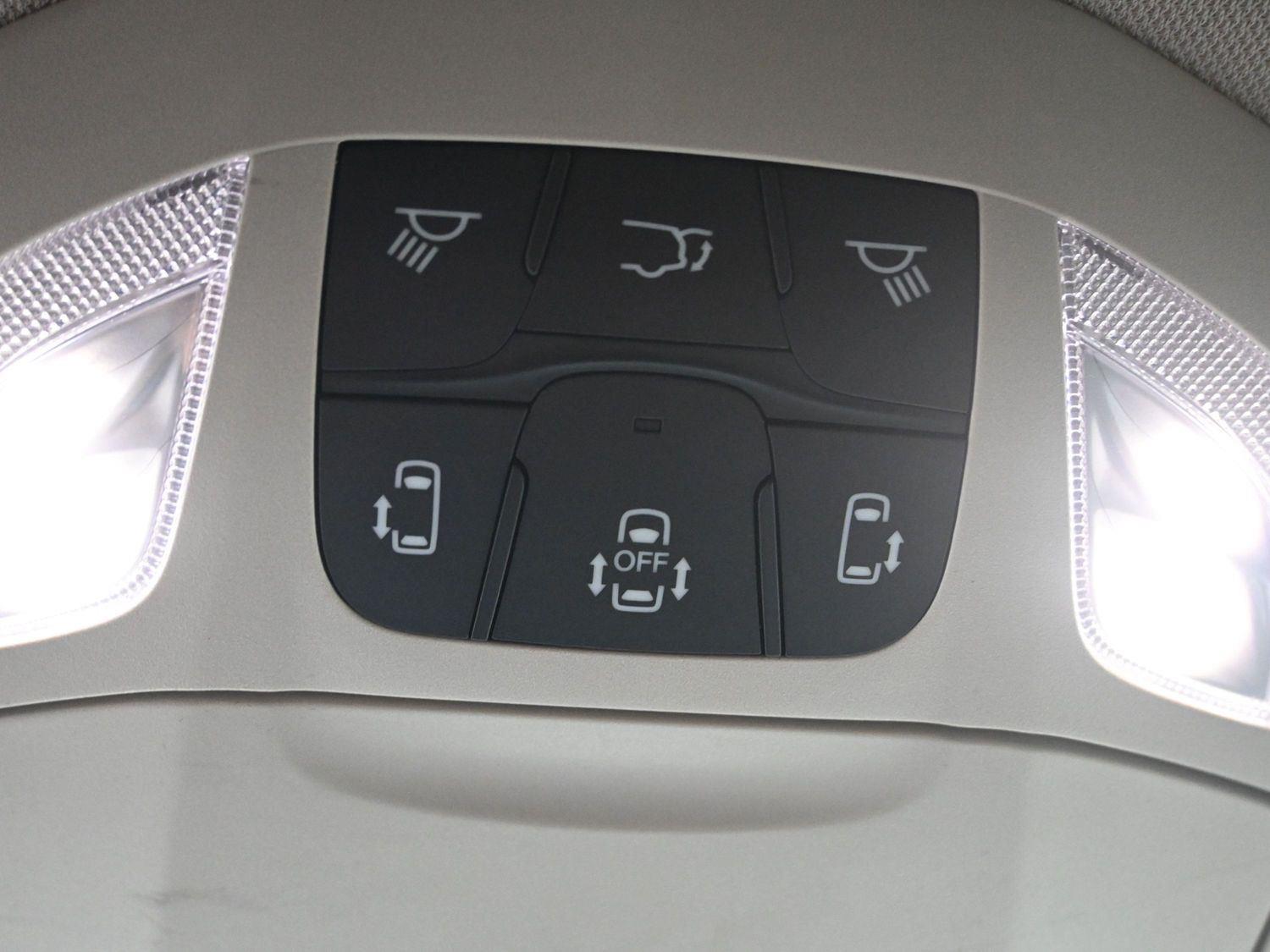 Used 2022 Granite Crystal Metallic Clearcoat Chrysler Touring L image 32