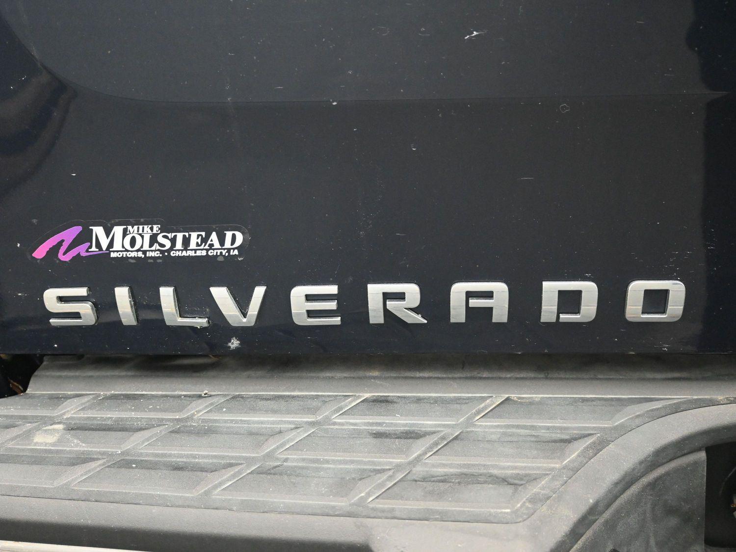 Used 2007 Dark Blue Metallic Chevrolet LT w/1LT image 14