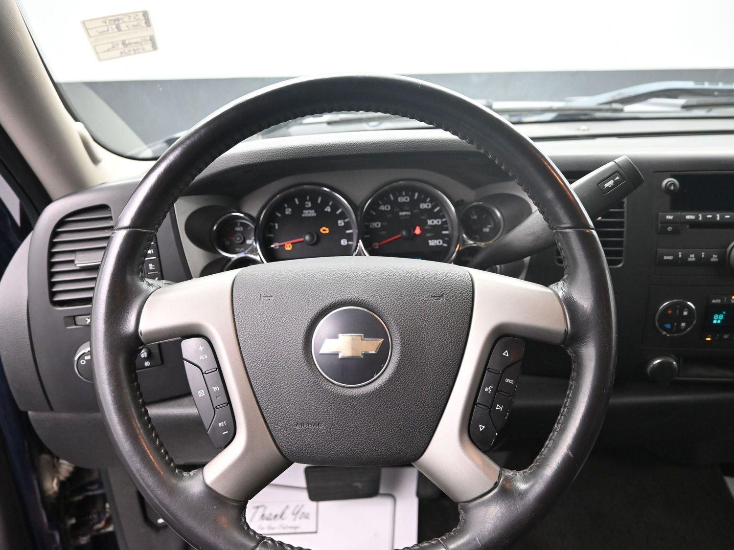 Used 2007 Dark Blue Metallic Chevrolet LT w/1LT image 20