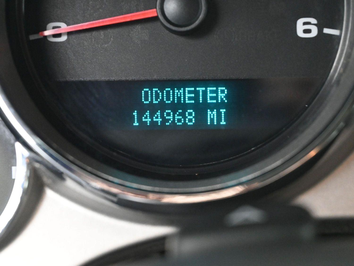 Used 2007 Dark Blue Metallic Chevrolet LT w/1LT image 24