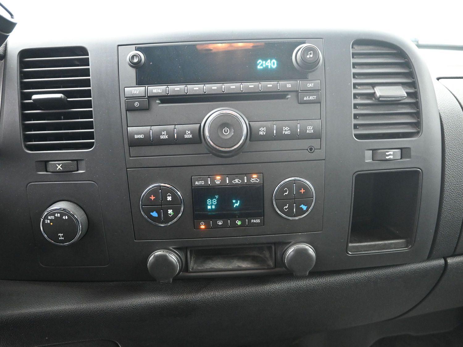 Used 2007 Dark Blue Metallic Chevrolet LT w/1LT image 25