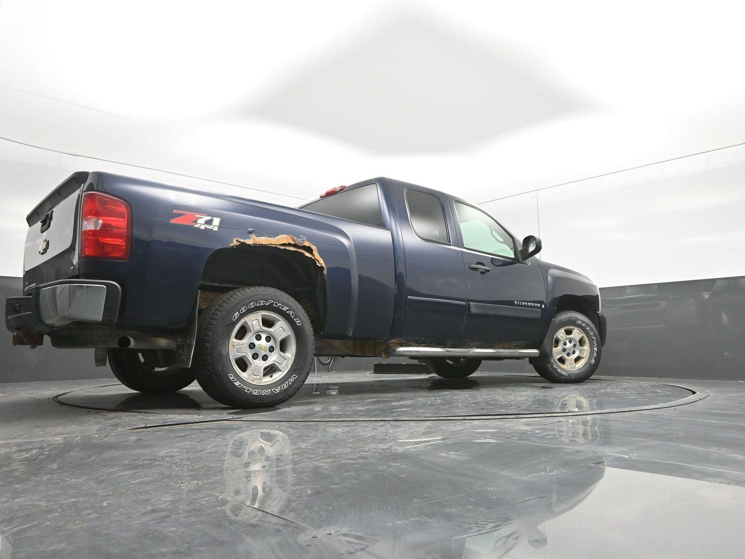 Used 2007 Dark Blue Metallic Chevrolet LT w/1LT image 27