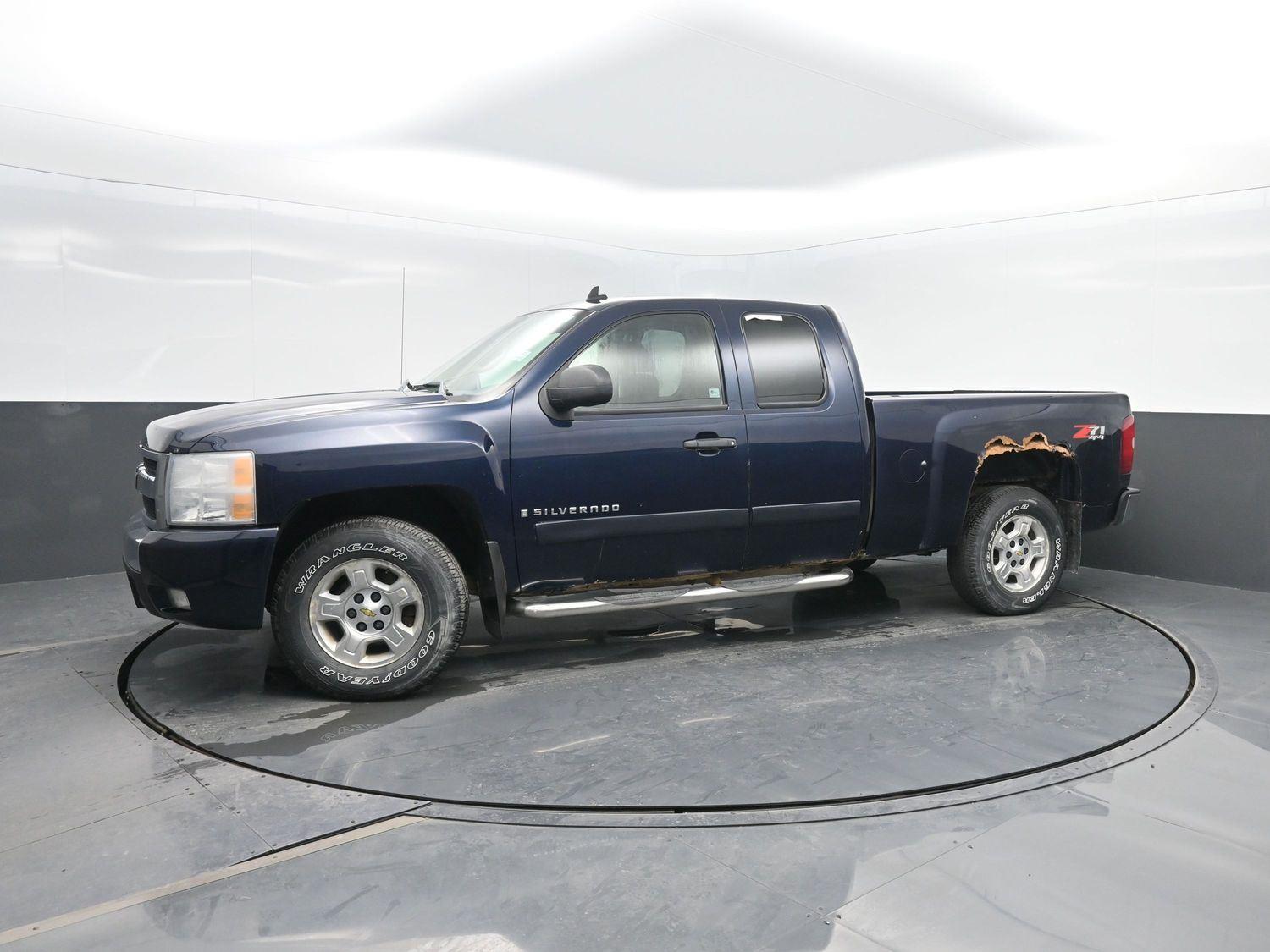 Used 2007 Dark Blue Metallic Chevrolet LT w/1LT image 34