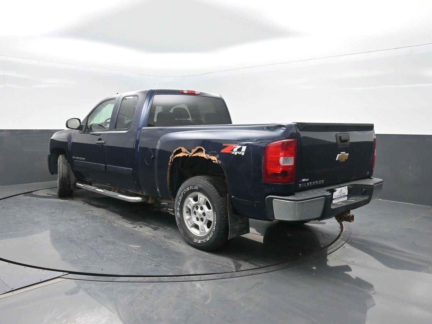 Used 2007 Dark Blue Metallic Chevrolet LT w/1LT image 36